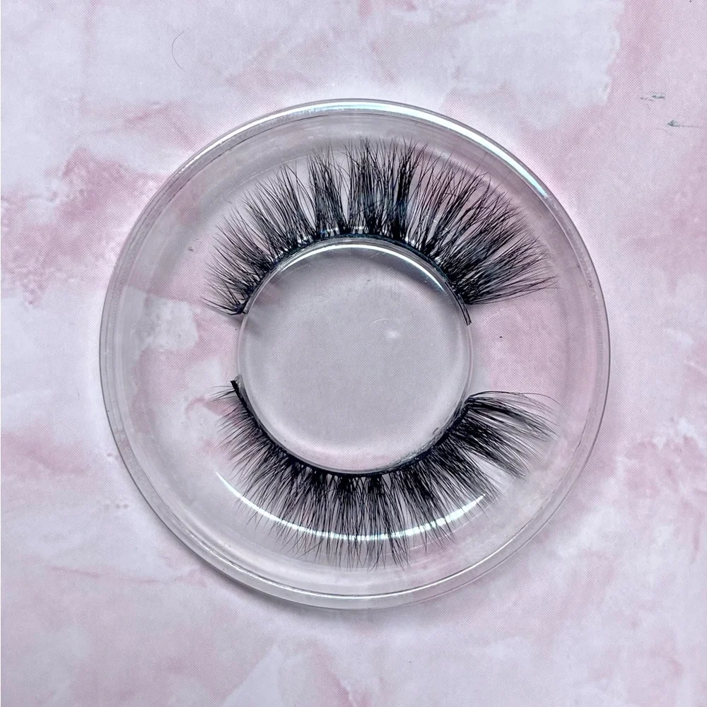 LASH STRIPS - Picture 1 of 2